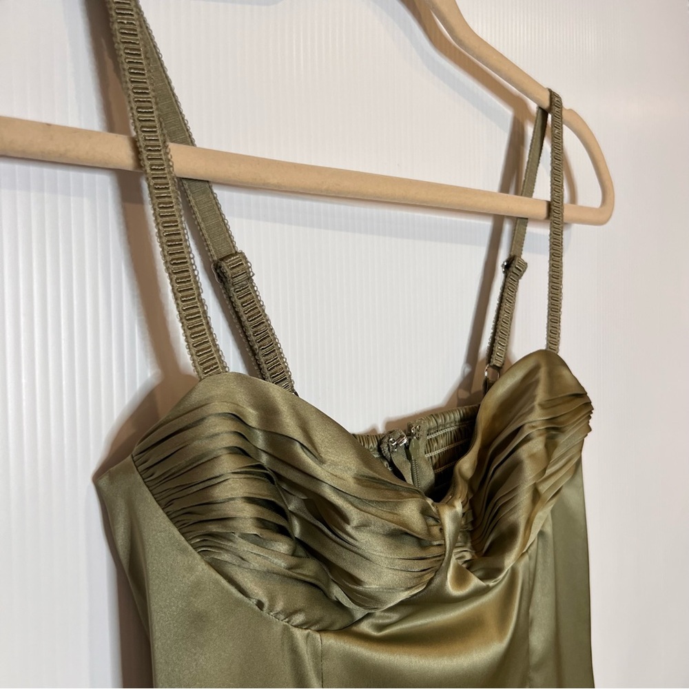 NWT REFORMATION Stormi‎ Satin Midi Dress in Artichoke. Size 2 - Picture 6 of 11